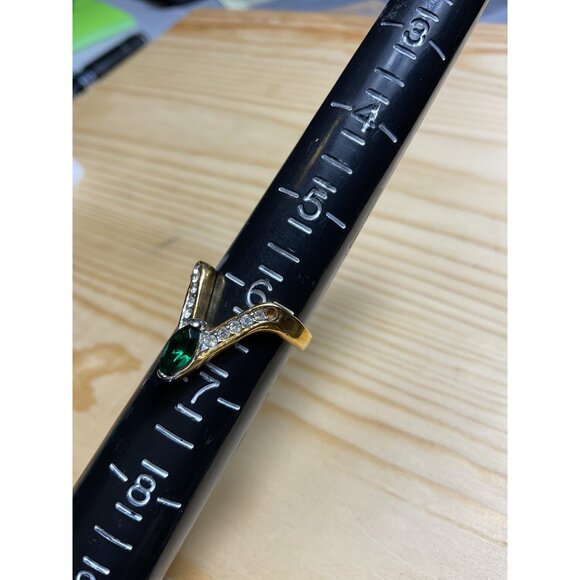 Vintage Gold Tone V-Shape Ring With Green Gem & Rhinestones - Picture 5 of 5